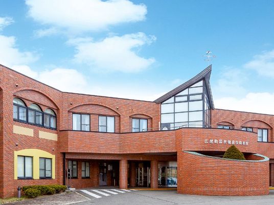 レンガ造りの建物外観  