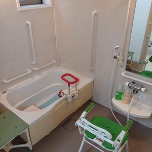 安全な入浴空間浴室  