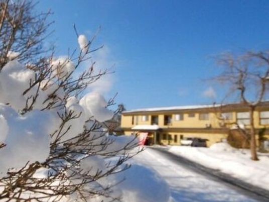 雪景色の建物外観  
