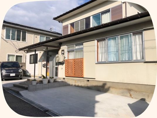 外観の住宅棟  