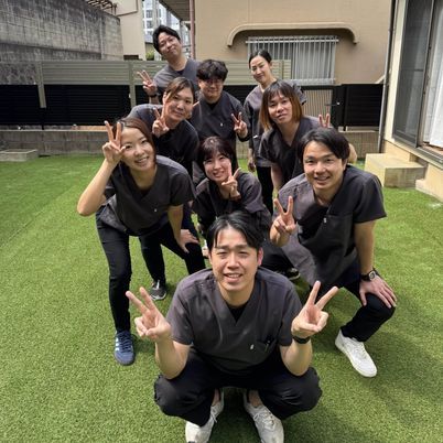 スタッフが集う中庭