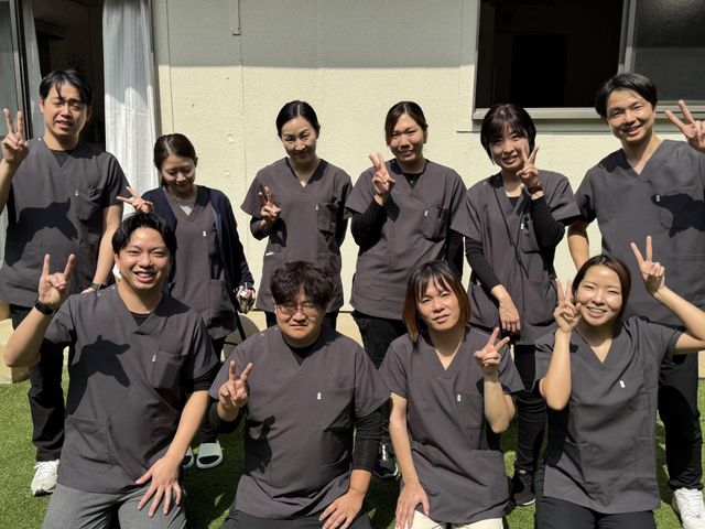 スタッフイメージ スタッフイメージ 笑顔のスタッフが揃う、安心して働ける職場です。充実したサポートが期待できます。
