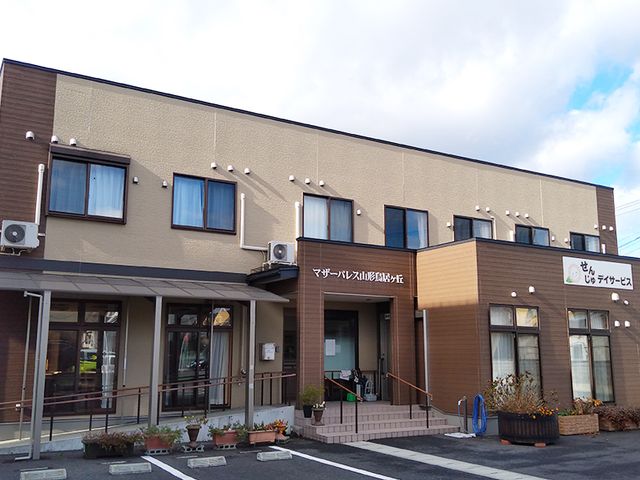 明るく広い外観 外観 広々とした建物が印象的です。快適な職場環境が期待できます。