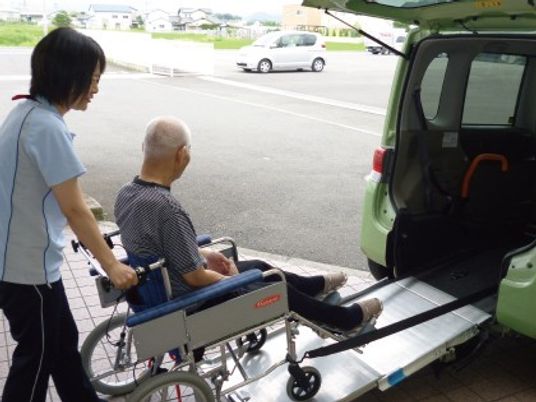 車椅子利用支援の様子