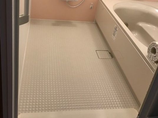 広めの浴室  