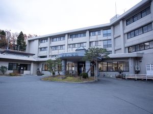 広々とした建物の外観