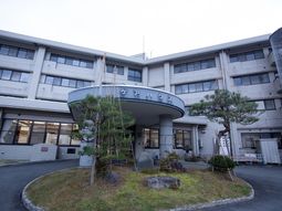 建物のエントランス風景