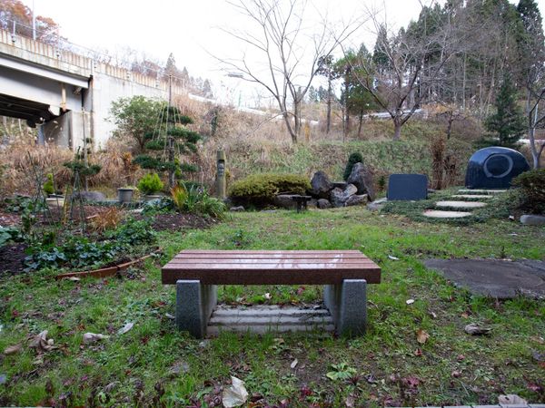 緑に囲まれた休憩スポット