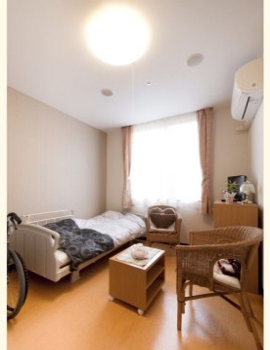 快適な洋室居室の様子