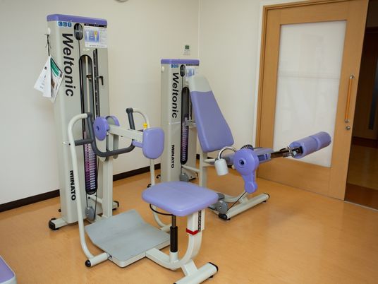 リハビリ用機器と部屋