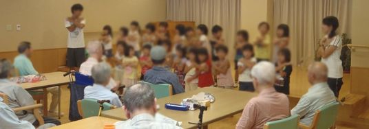 楽しげな交流の様子