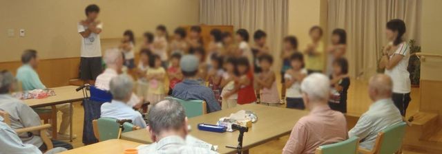 楽しげな交流の様子