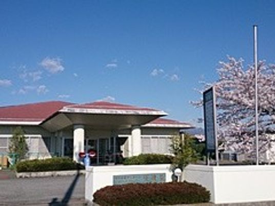 中庭のある施設外観