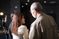 年配の男性と若い女性