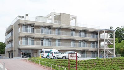 広々とした外観