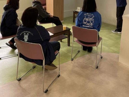 職員研修中の多目的室  