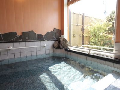 和風のゆったり浴室