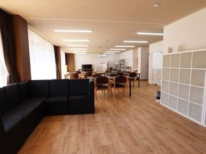 広い食堂の共有スペース  