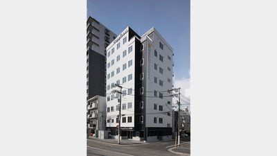 六階建ての外観