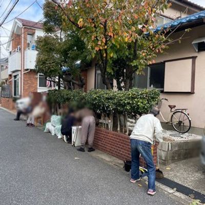 庭の清掃活動