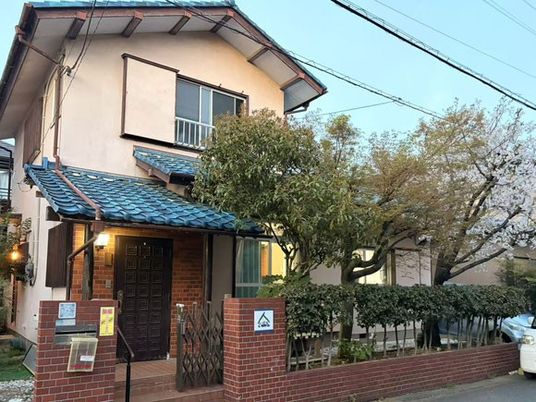 外観の住宅建物  