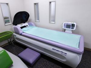 機能訓練室のベッド