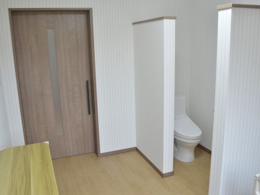 広々としたトイレ空間