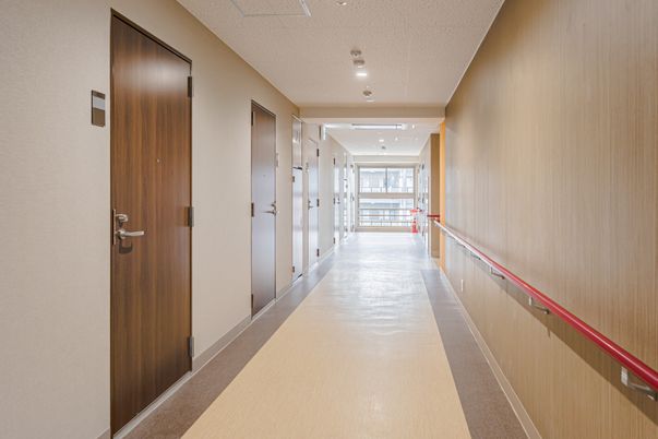 清潔感ある廊下の風景