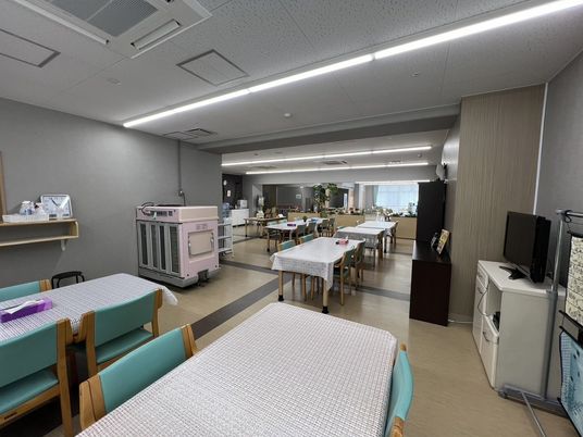 ゆったりしたダイニングルーム