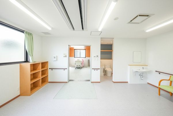 清潔な居室の全景