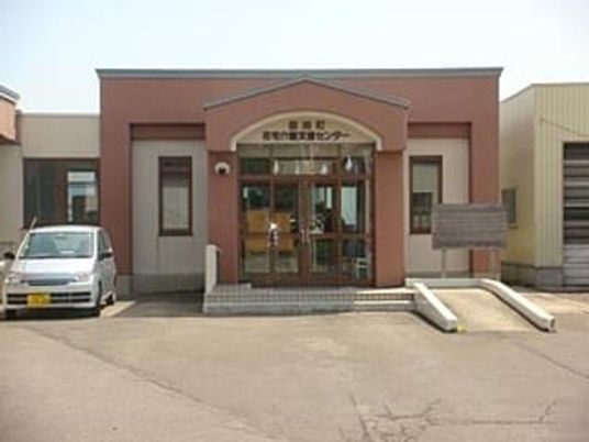 施設の正面玄関  