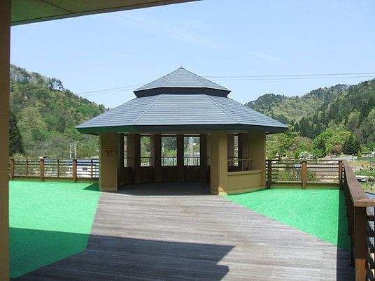 自然に囲まれた屋外スペース