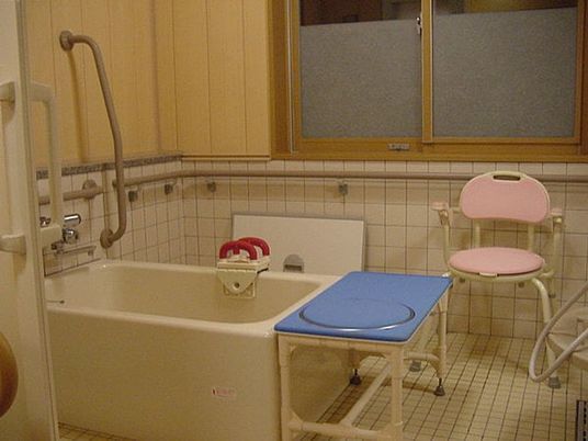 機能訓練室の浴室