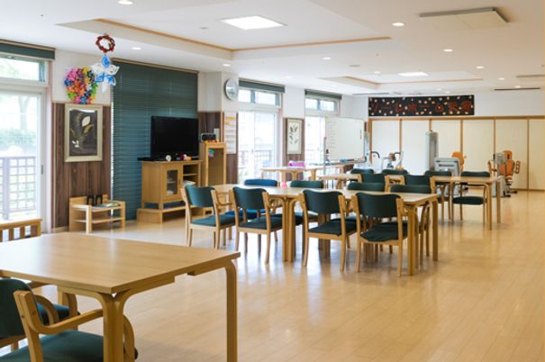 明るい広々とした室内