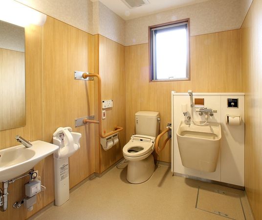 安全設計されたトイレ