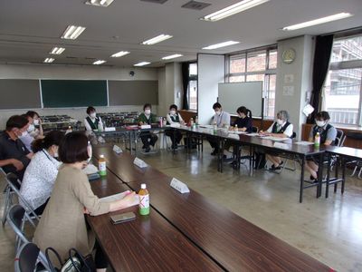 会議をしている様子