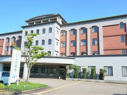 外観の建物正面  