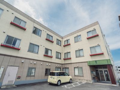 多階建て建物の外観