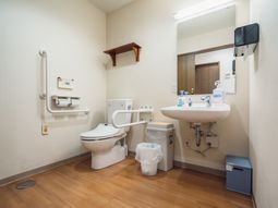 バリアフリートイレの内観