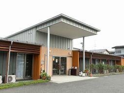落ち着いた雰囲気の外観