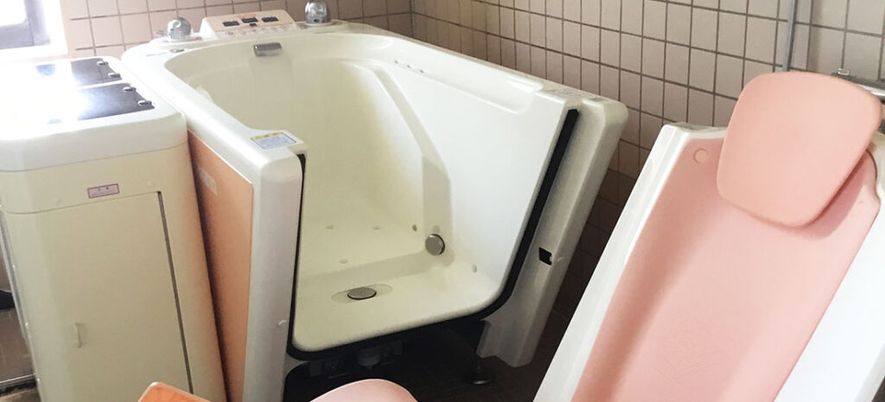 広々とした浴室