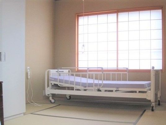 明るい和室の居室