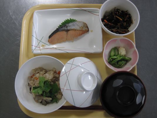 彩り豊かな食事セット