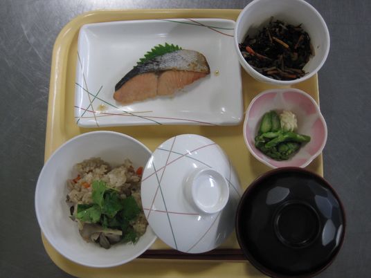 彩り豊かな食事セット