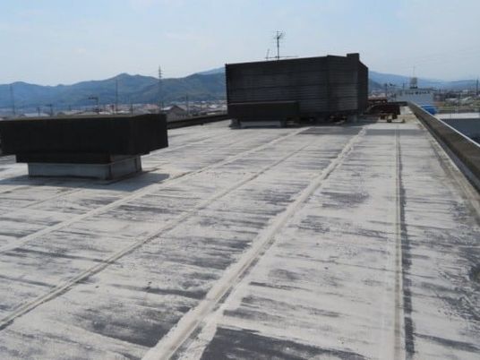屋上の広い通路  