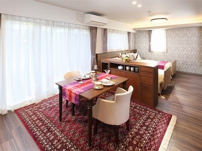 モダンな食堂の空間