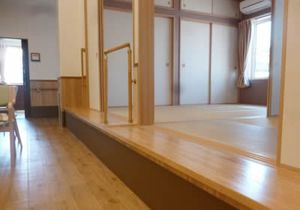 明るい和室の居室