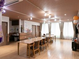広々とした食堂スペース