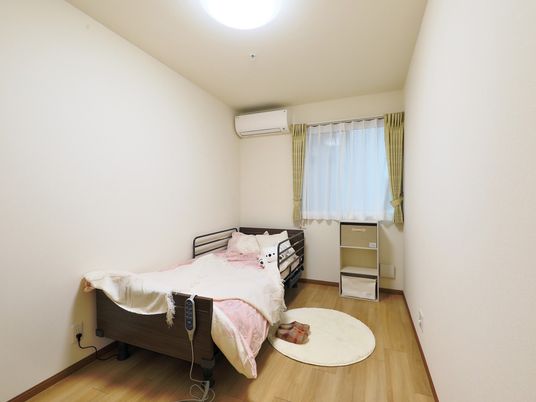 整った居室でのお仕事