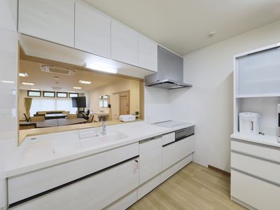 広々としたキッチン施設